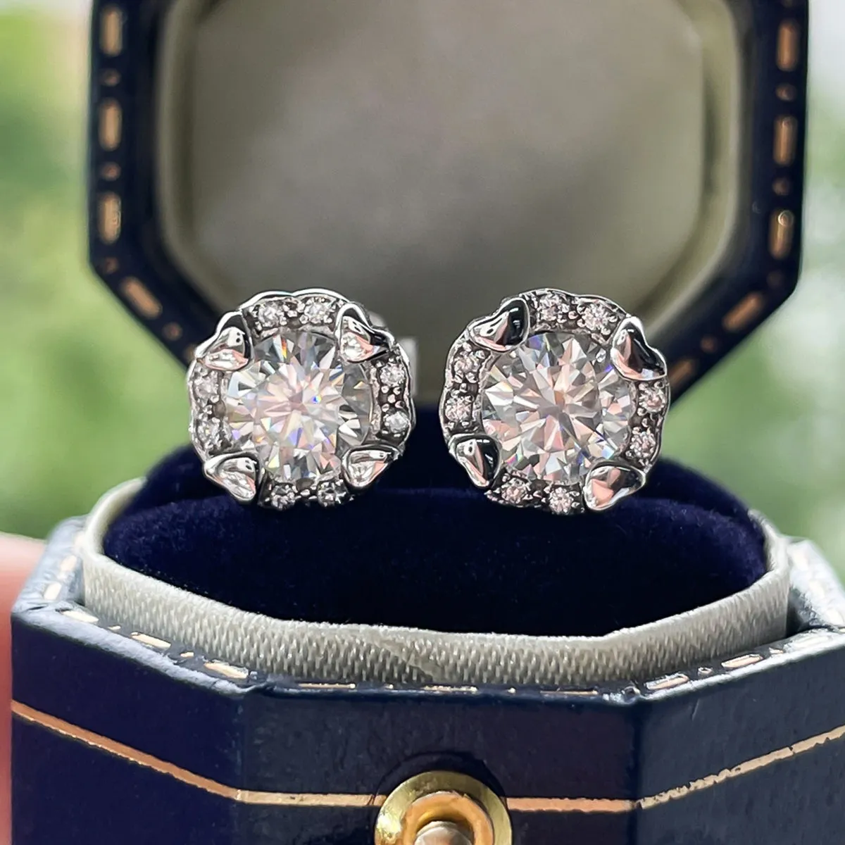 1.0CTTW D Color Moissanite Heart Stud Earrings 925 Sterling Silver Earrings