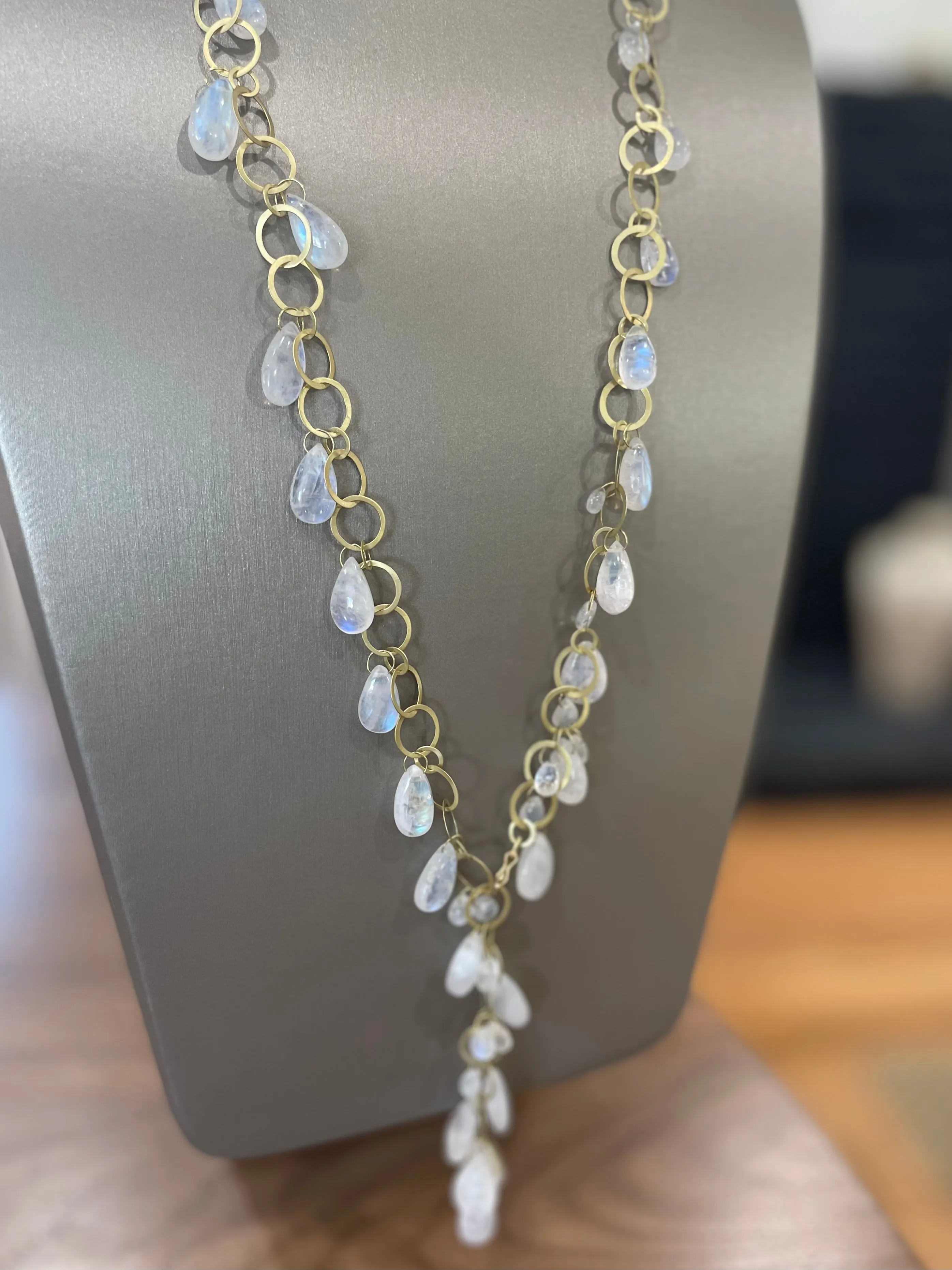 18 Karat Gold Moonstone Fringe Necklace