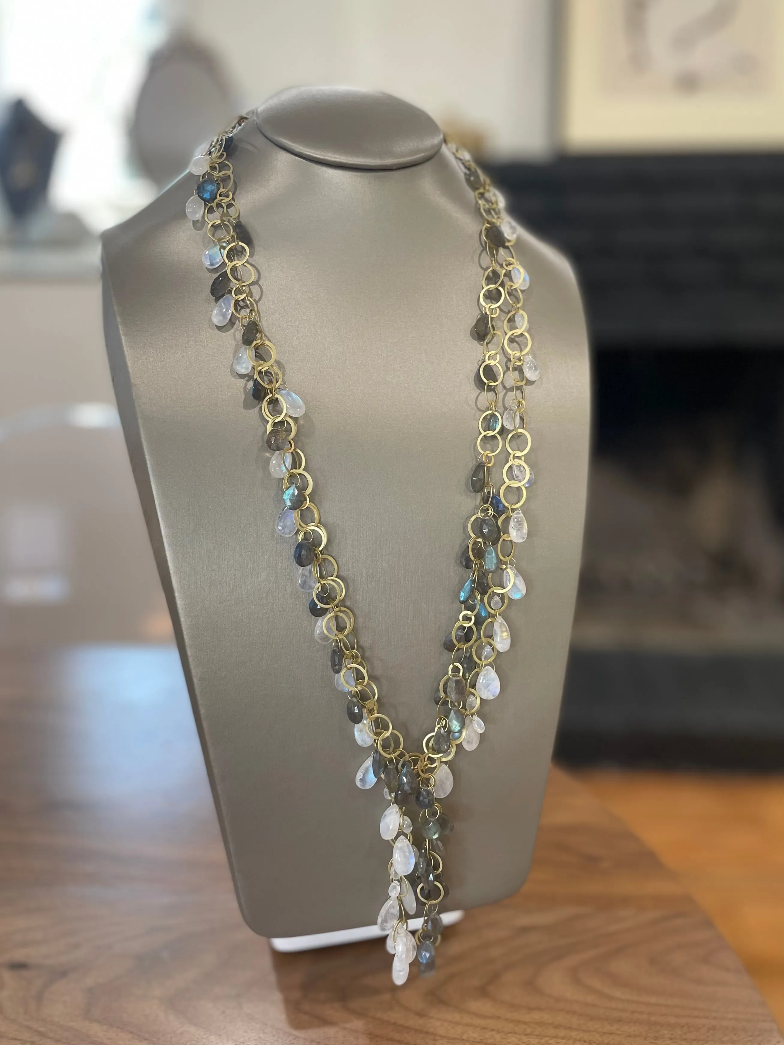 18 Karat Gold Moonstone Fringe Necklace
