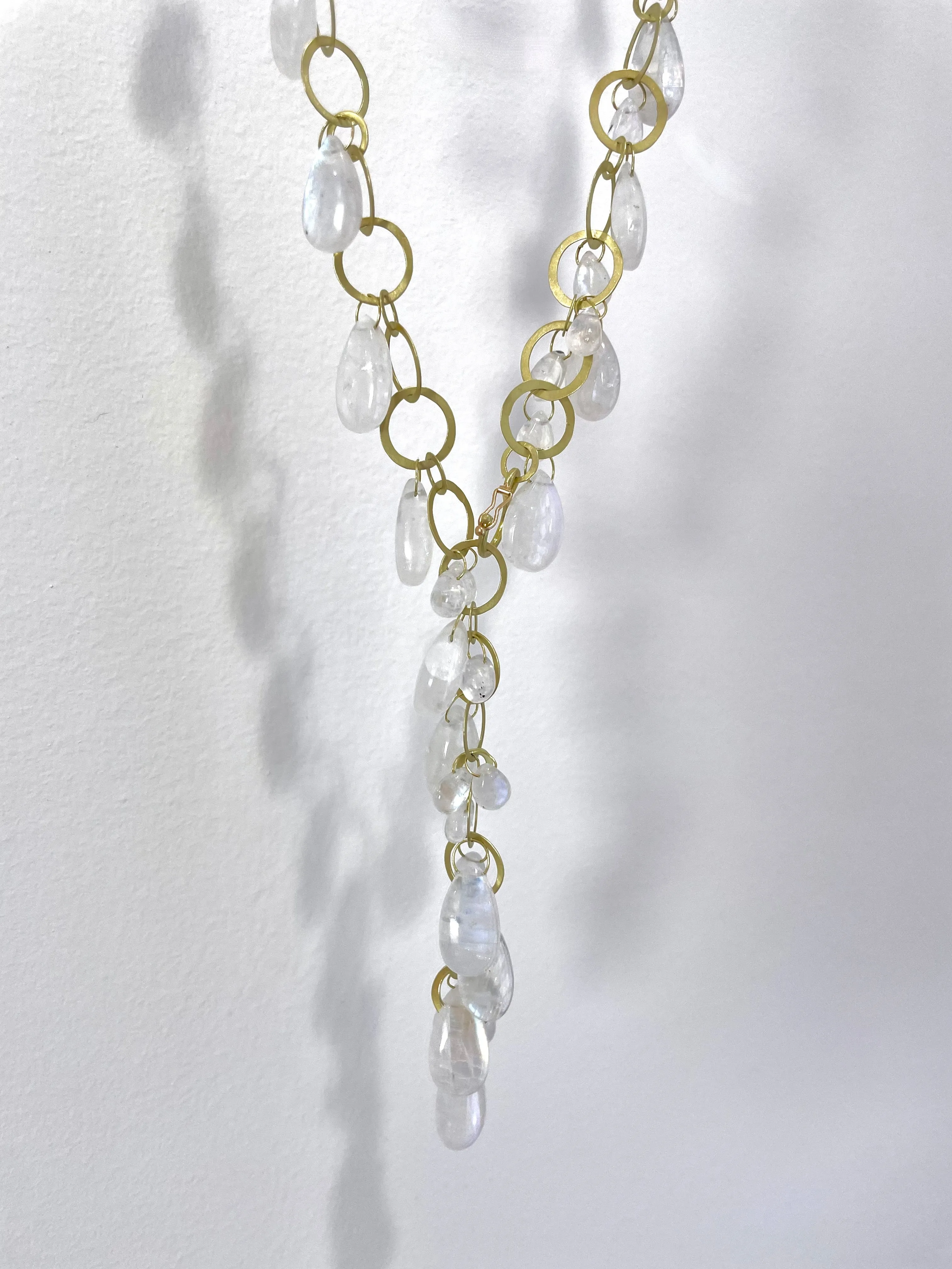 18 Karat Gold Moonstone Fringe Necklace