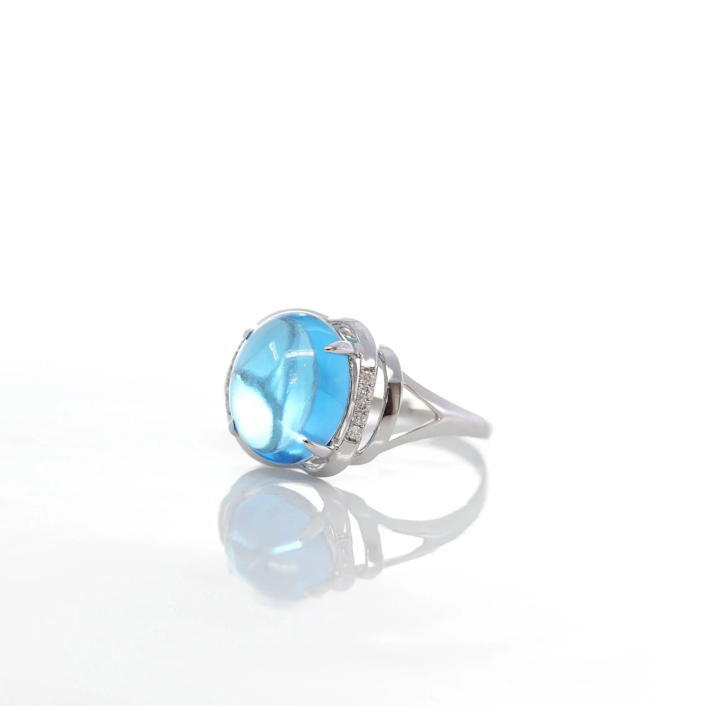 18k White Gold Genuine Swiss Blue Topaz Ring with Diamonds