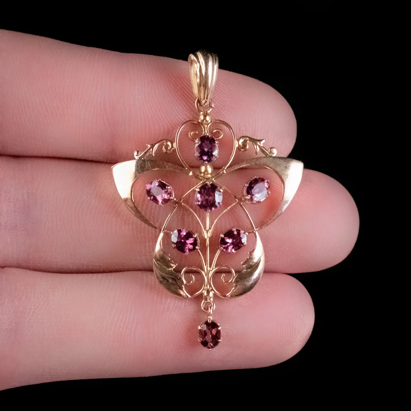 Antique Victorian Art Nouveau Almandine Garnet Pendant 9ct Gold 1.50ct Of Garnet Circa 1890