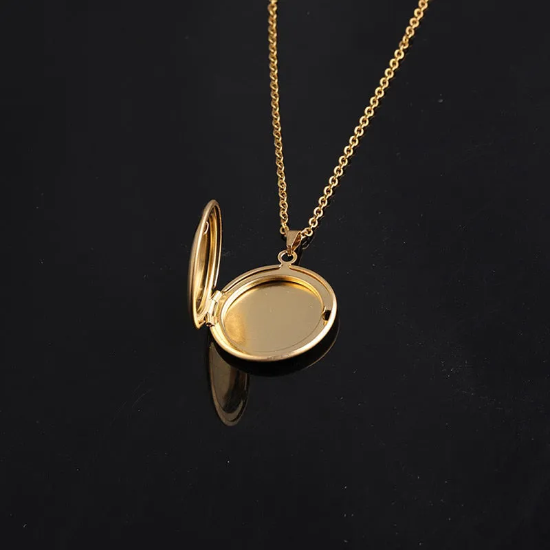 Classic Vintage Round Locket Pendant Necklaces