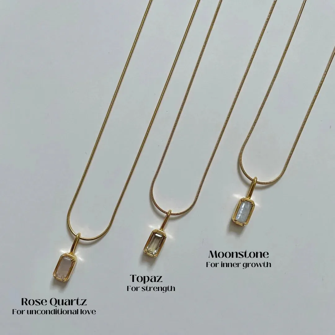Gemstone Pendant Necklace | Moonstone