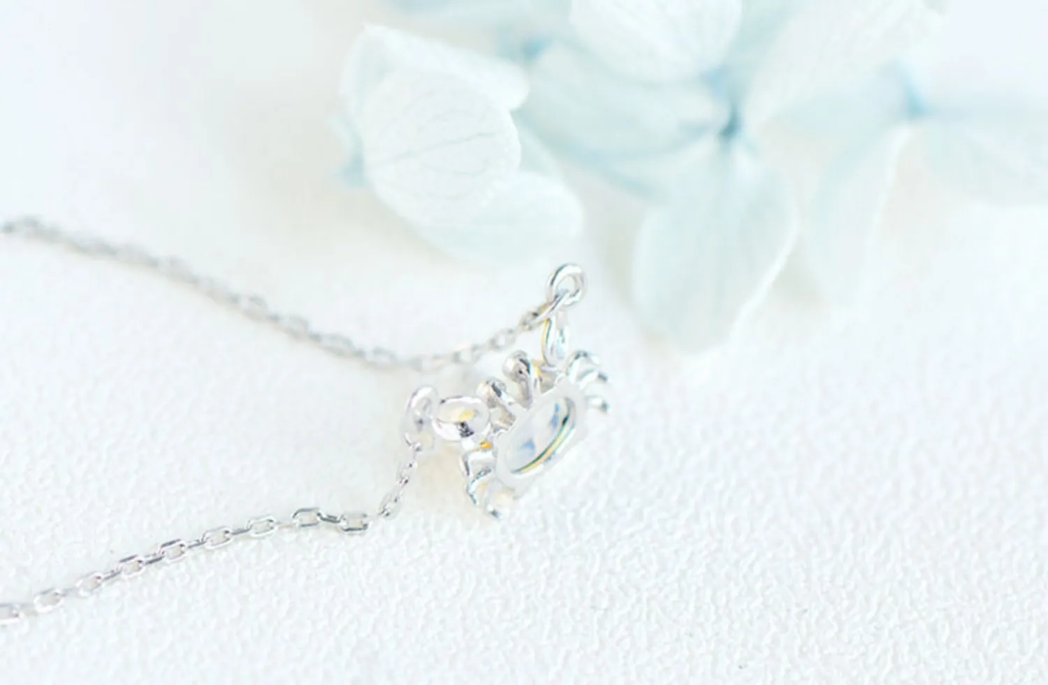 Ladies Crab Shaped Gold Plated Silver Moonstone Pendant Necklace June Birthstone For Women