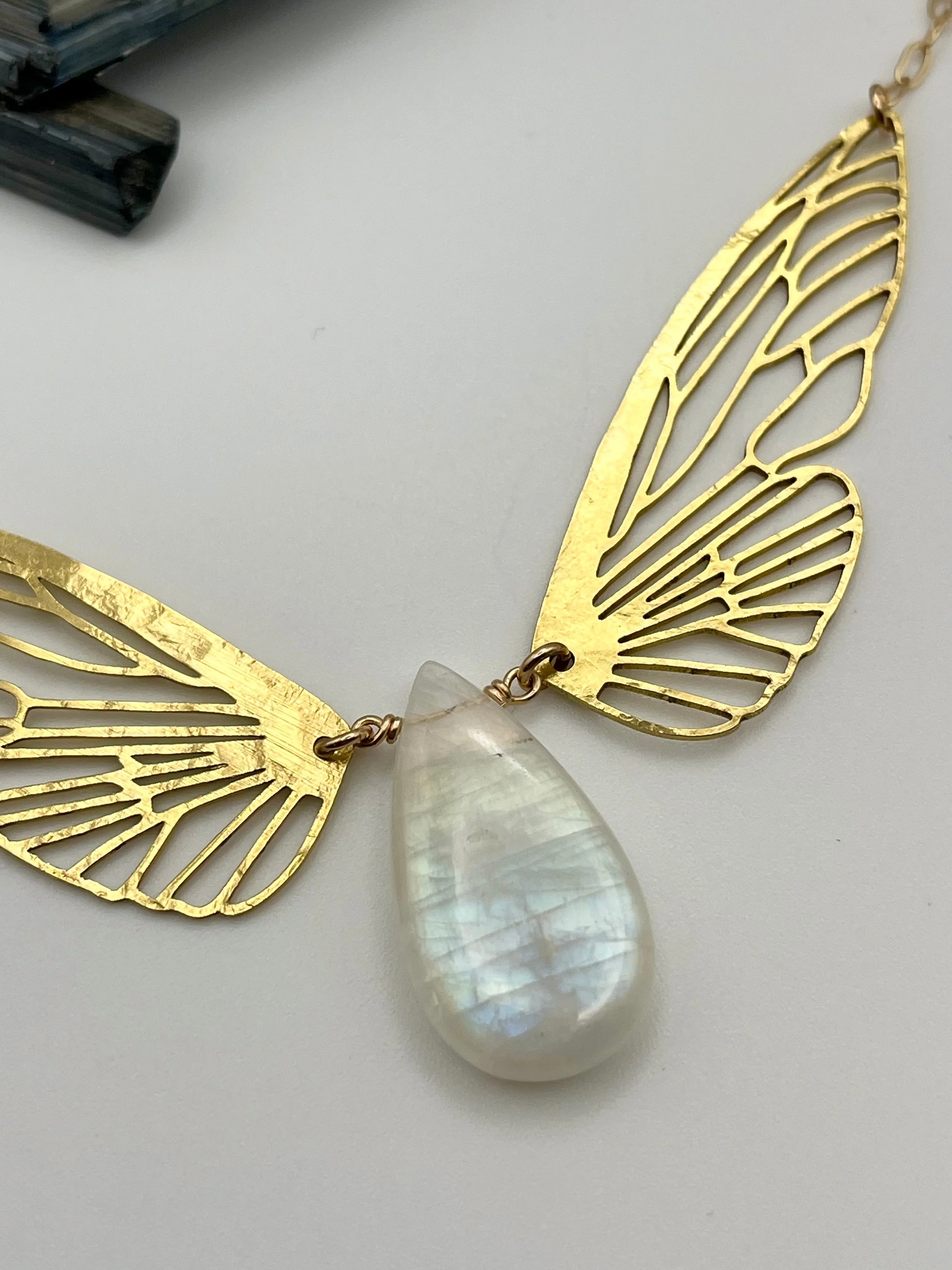 •METAMORPH• rainbow moonstone   mixed metal necklace (18"-20" long)