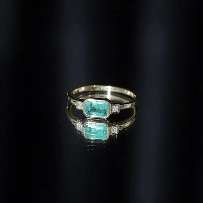 Octagon shape Emerald and Diamond East-West Promise Ring in Bezel Setting