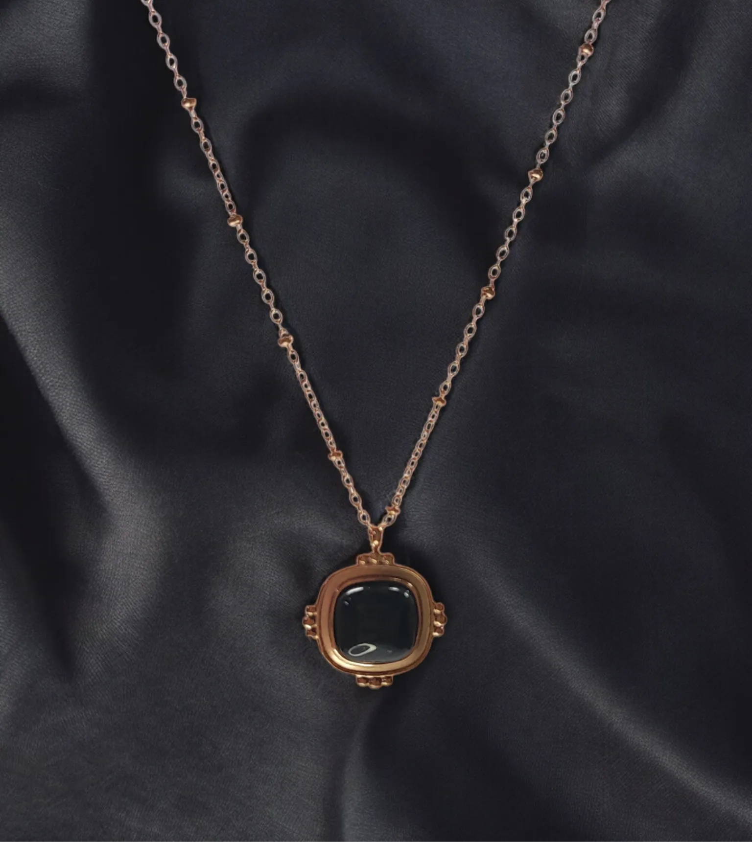 Pearlfect Hidden Treasure Locket
