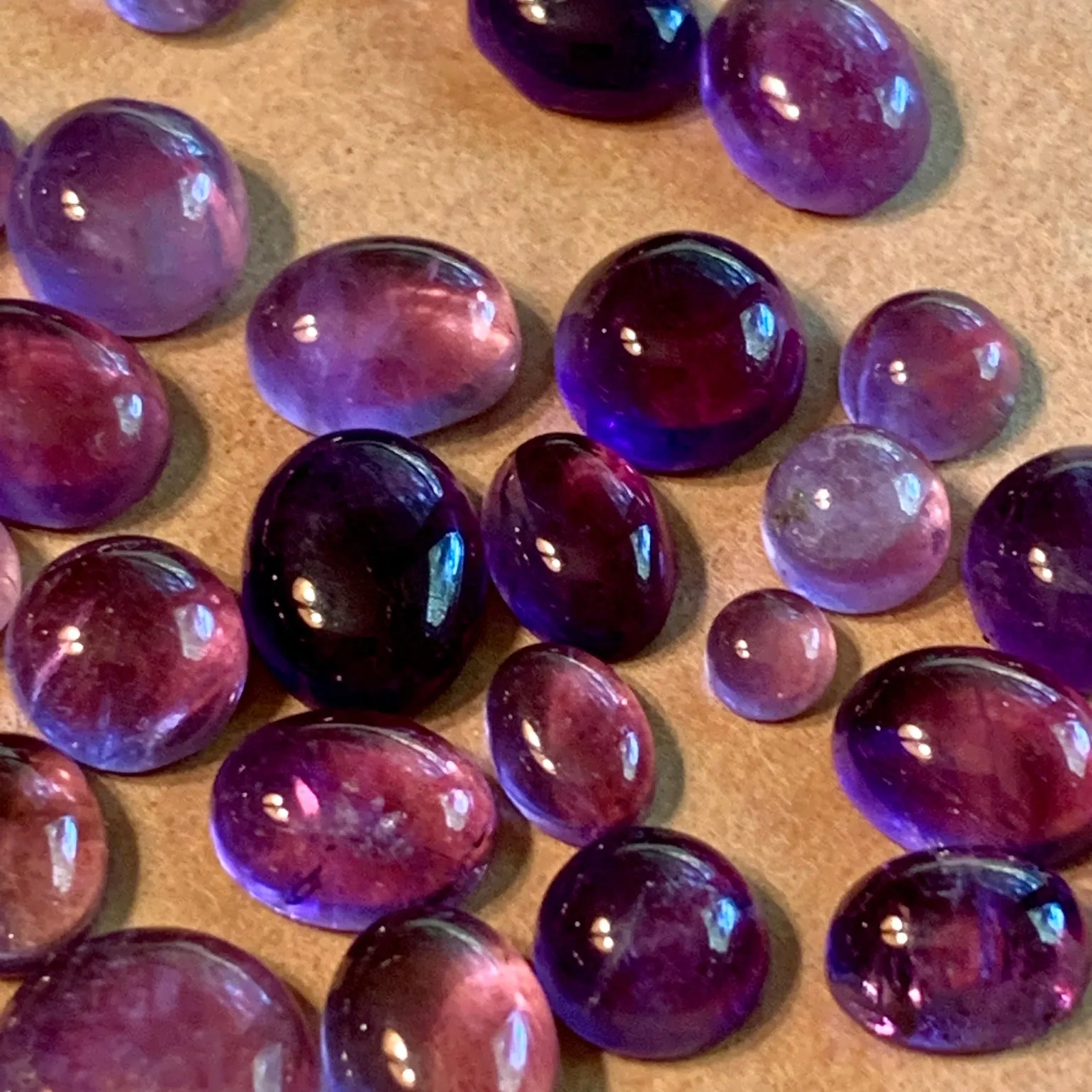Round & Oval Amethyst Cabs