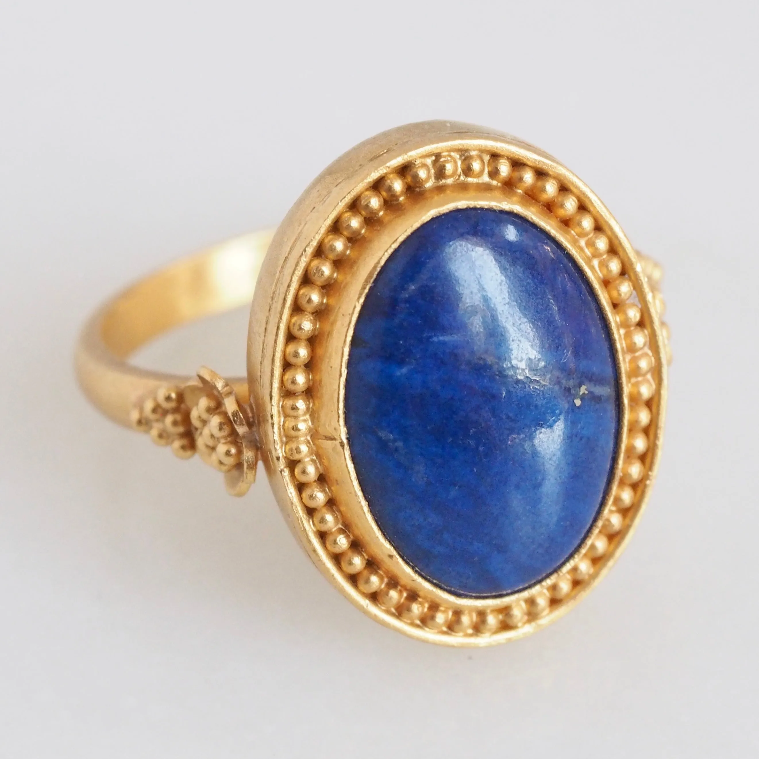 Vintage Ancient Style Greek 22k Gold Lapis Ring