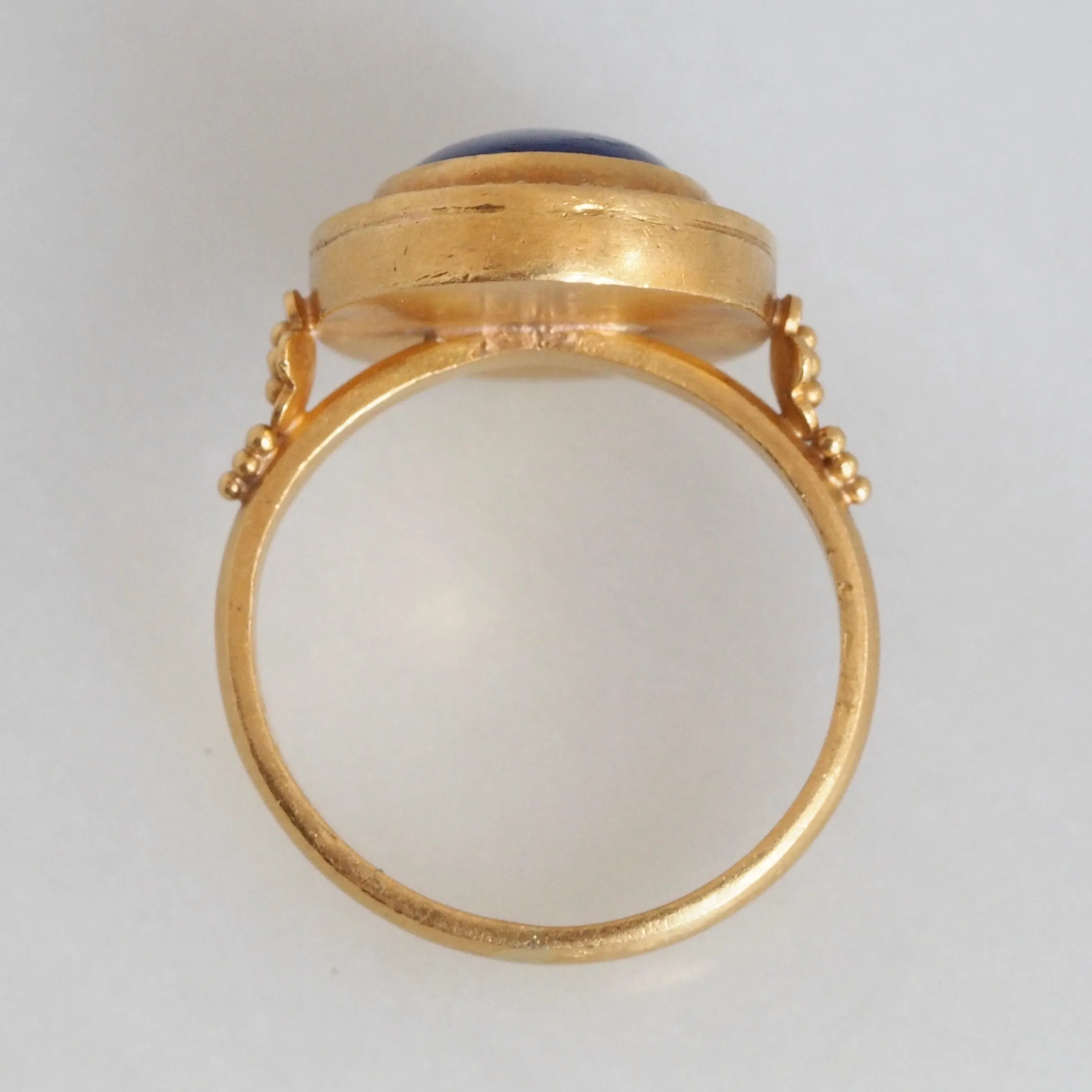 Vintage Ancient Style Greek 22k Gold Lapis Ring