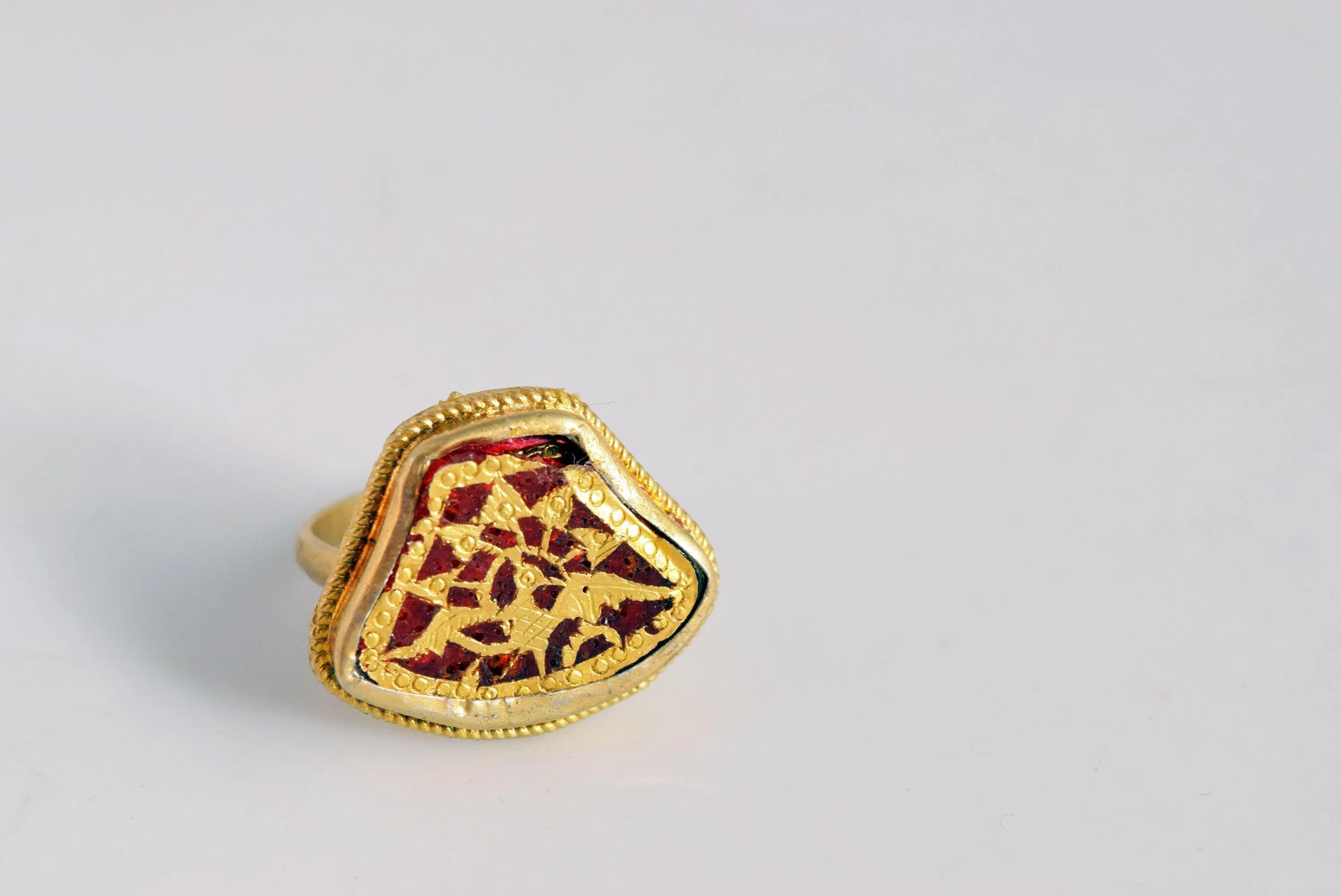 Vintage Thewa Indian Ring Gold Plated Silver with a Defect
