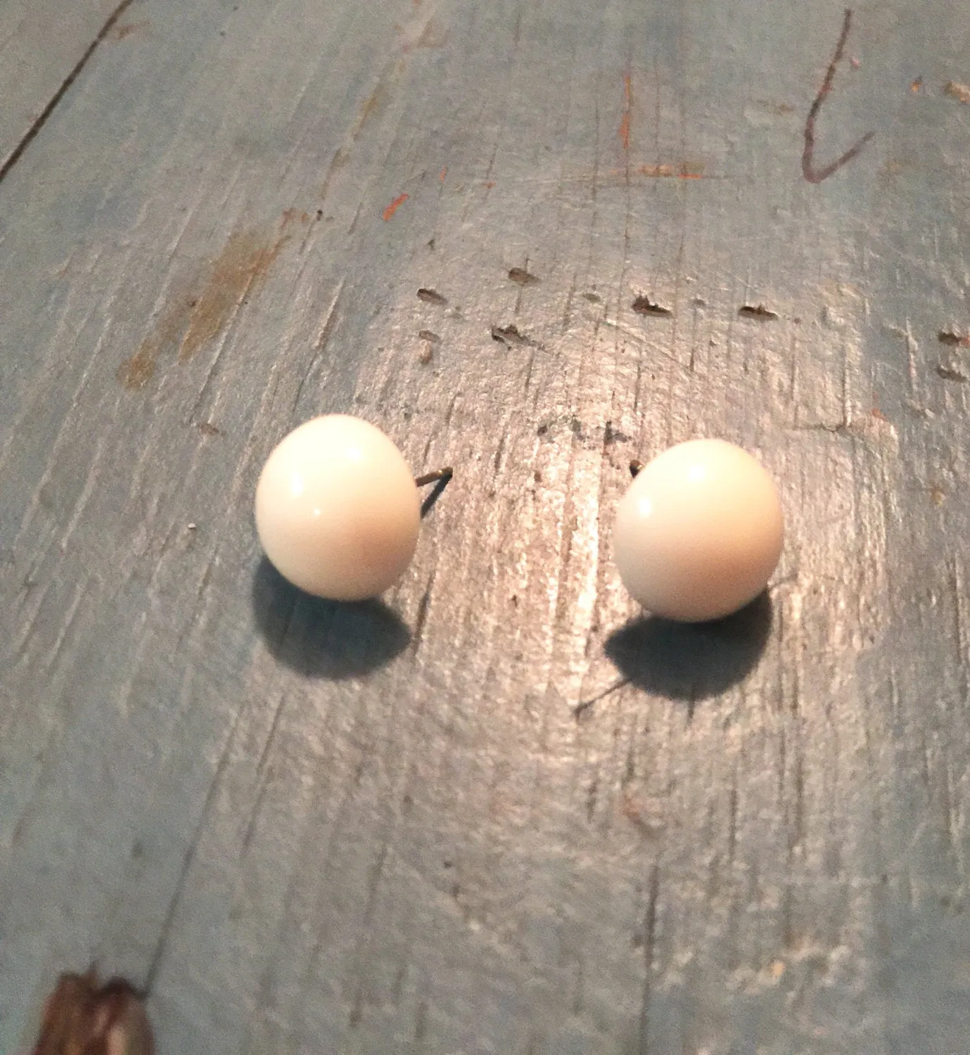 White Retro Button Stud Earrings