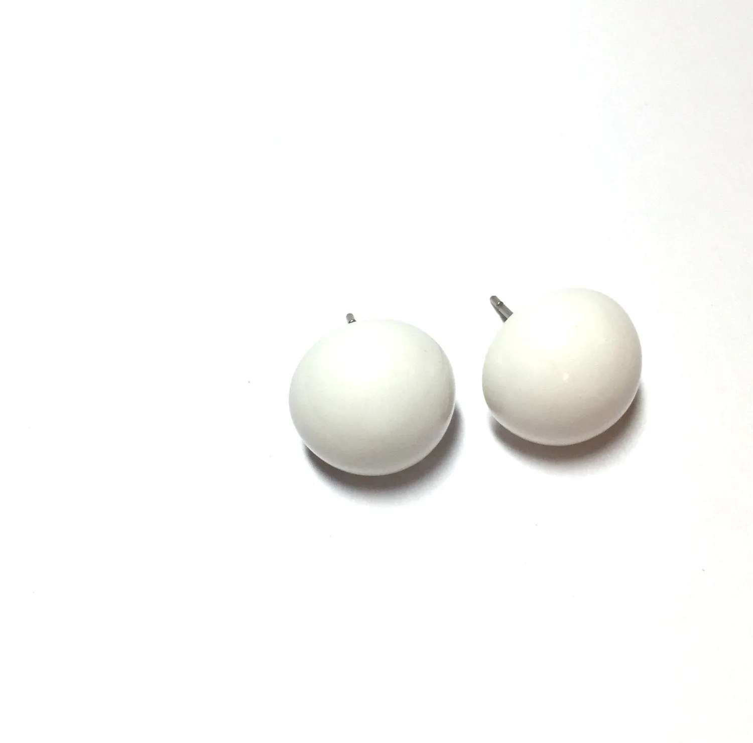 White Retro Button Stud Earrings